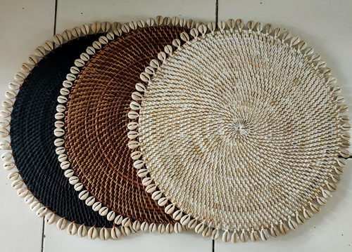 shell rattan placemat