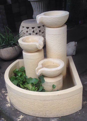 garden fountain decor