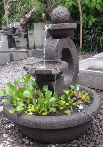 garden fountain decor