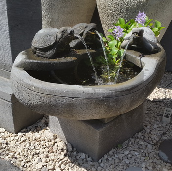 garden fountain decor