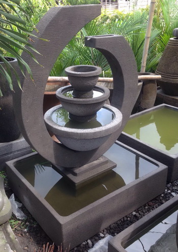 garden fountain decor