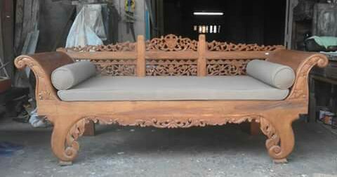 wooden day bed